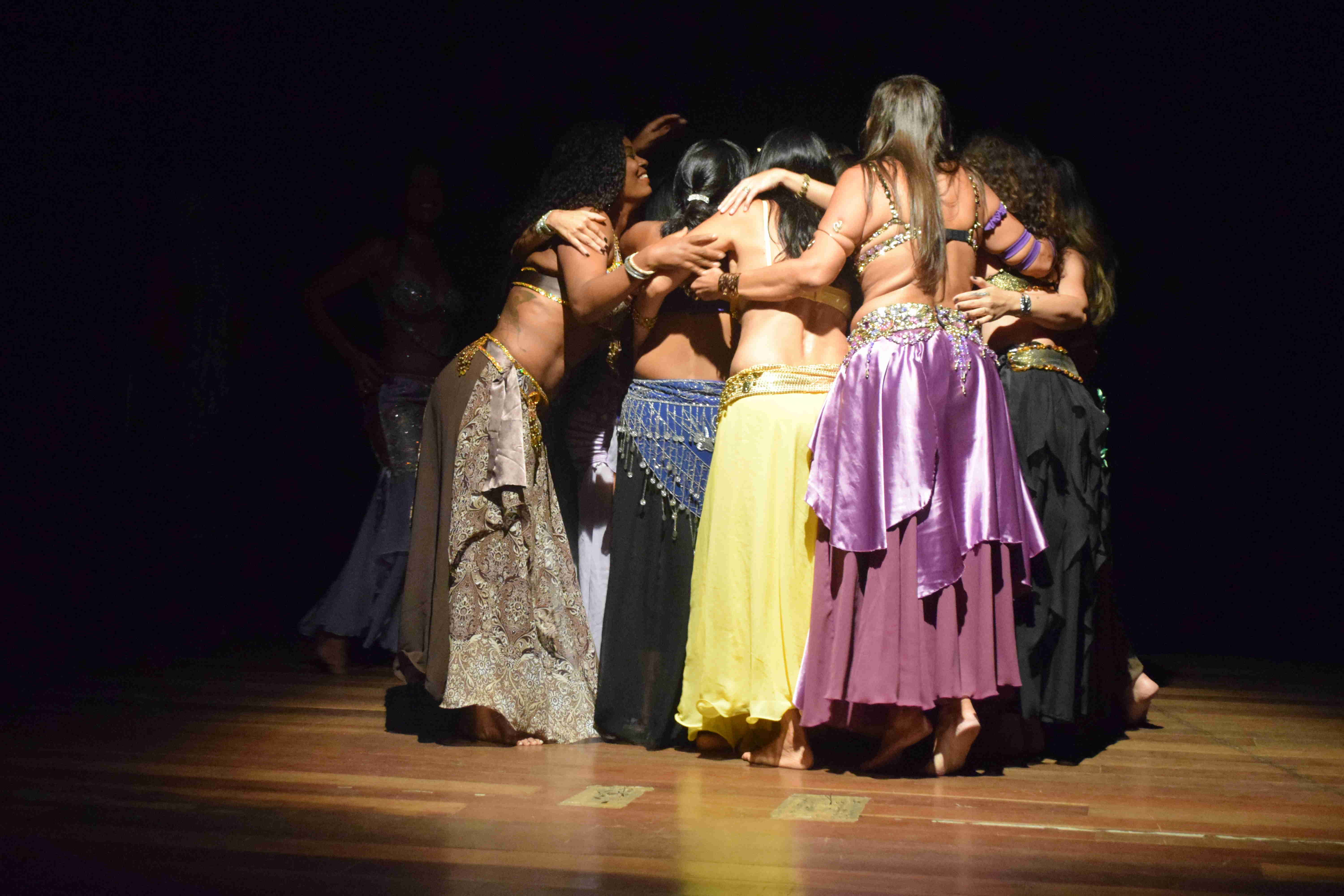 cia-danca-beth-soares-abraco