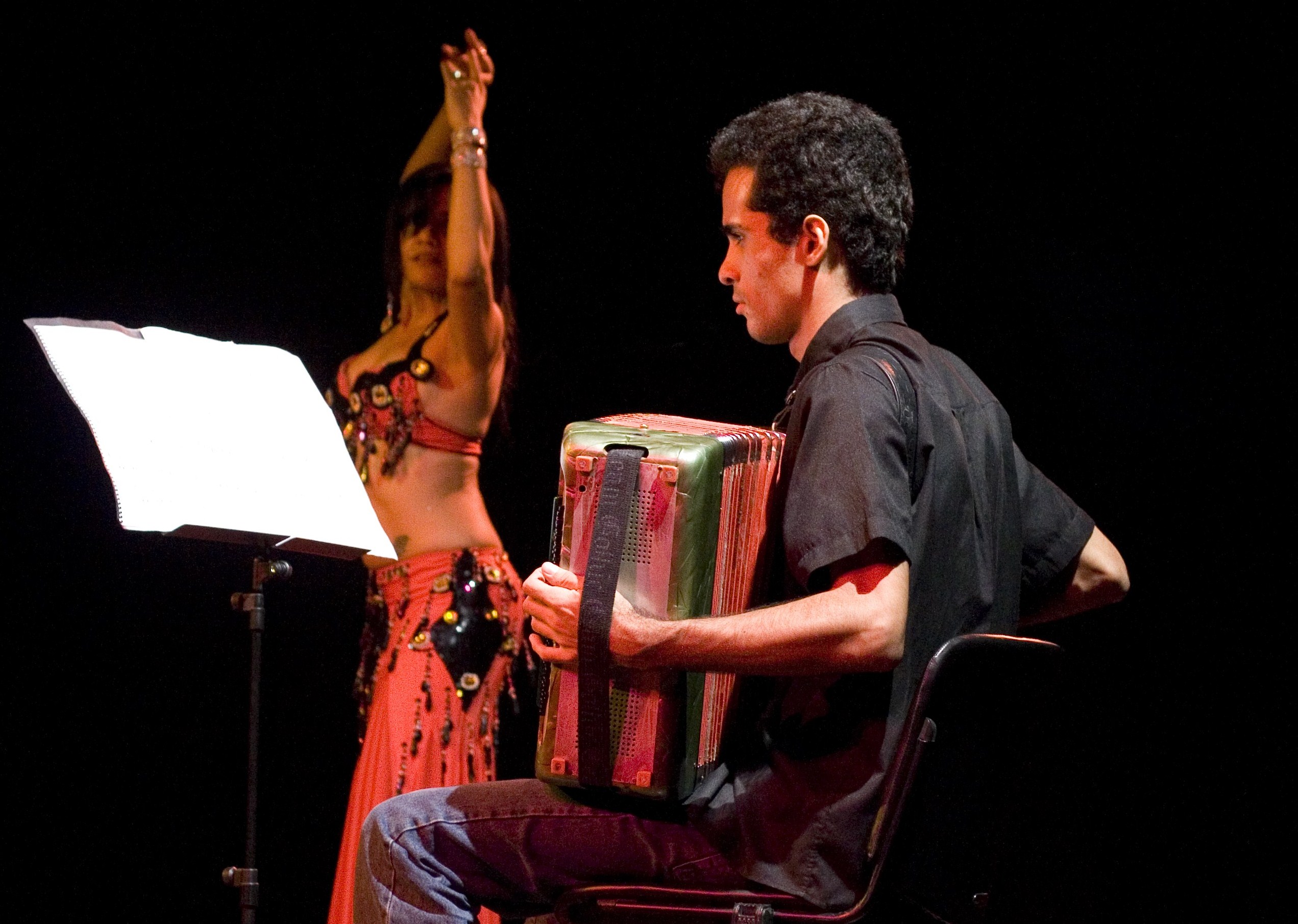 Mostra Dança do Ventre em Cartaz BETH E PEDRO